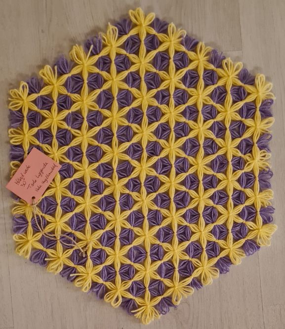 Hovedbilde Håndlaget duk ca 40 x 40 