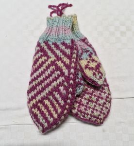 Hovedbilde "P&aring; Skr&aring;planet vott". Dame