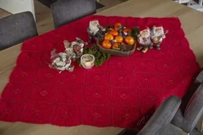 Hovedbilde 2030-17 Heklet duk